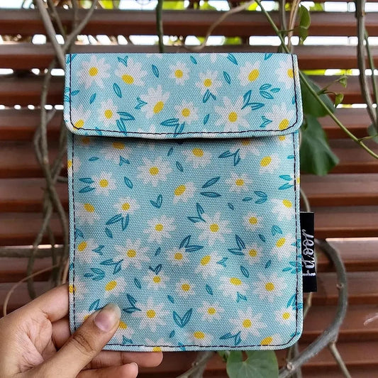 Daisies Kindle Sleeve